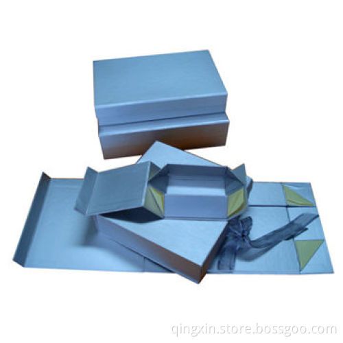 Folding Paper Gift Boxes, Available in Various Sizes